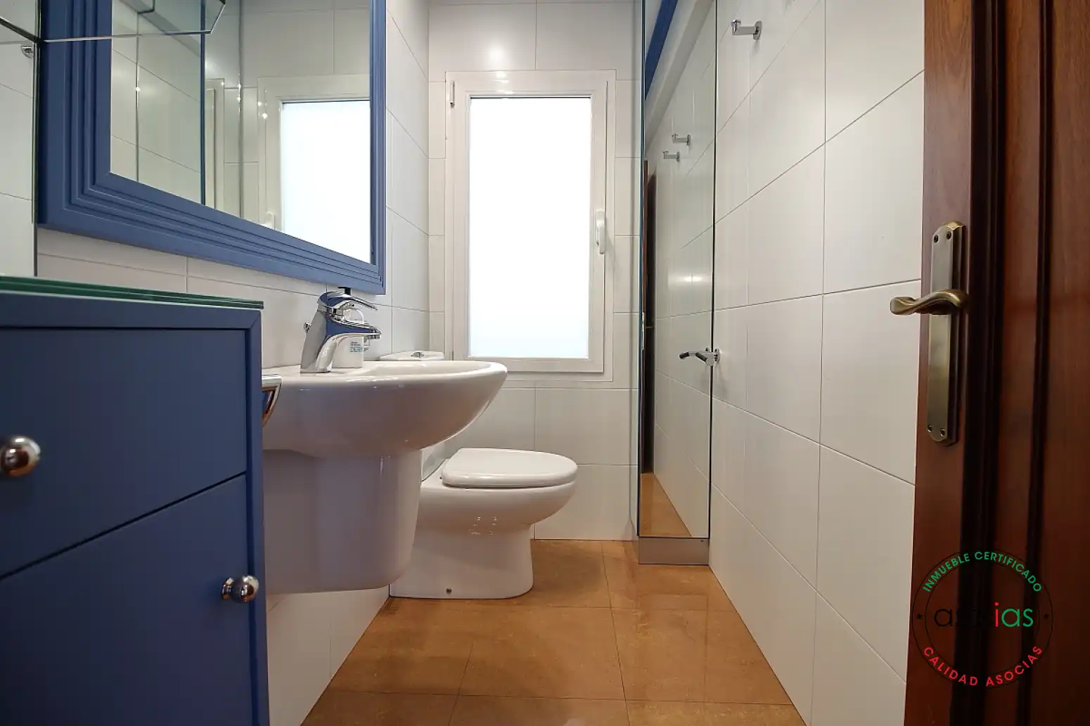 Bathroom of Flat for sale in Gijón   with Heating, Parquet flooring and Storage room