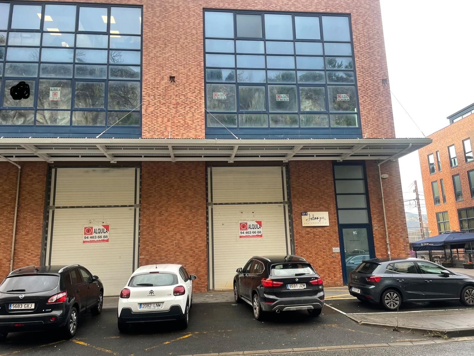 Vista exterior de Nau industrial de lloguer en Erandio amb Calefacció