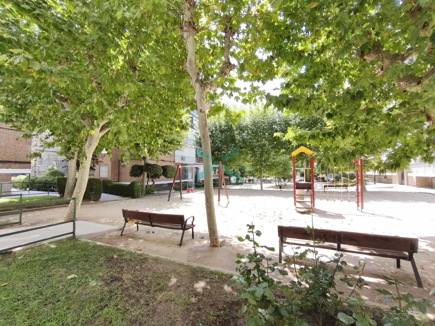 Vista exterior de Pis en venda en Madrid amb Calefacció, Jardí privat i Parquet