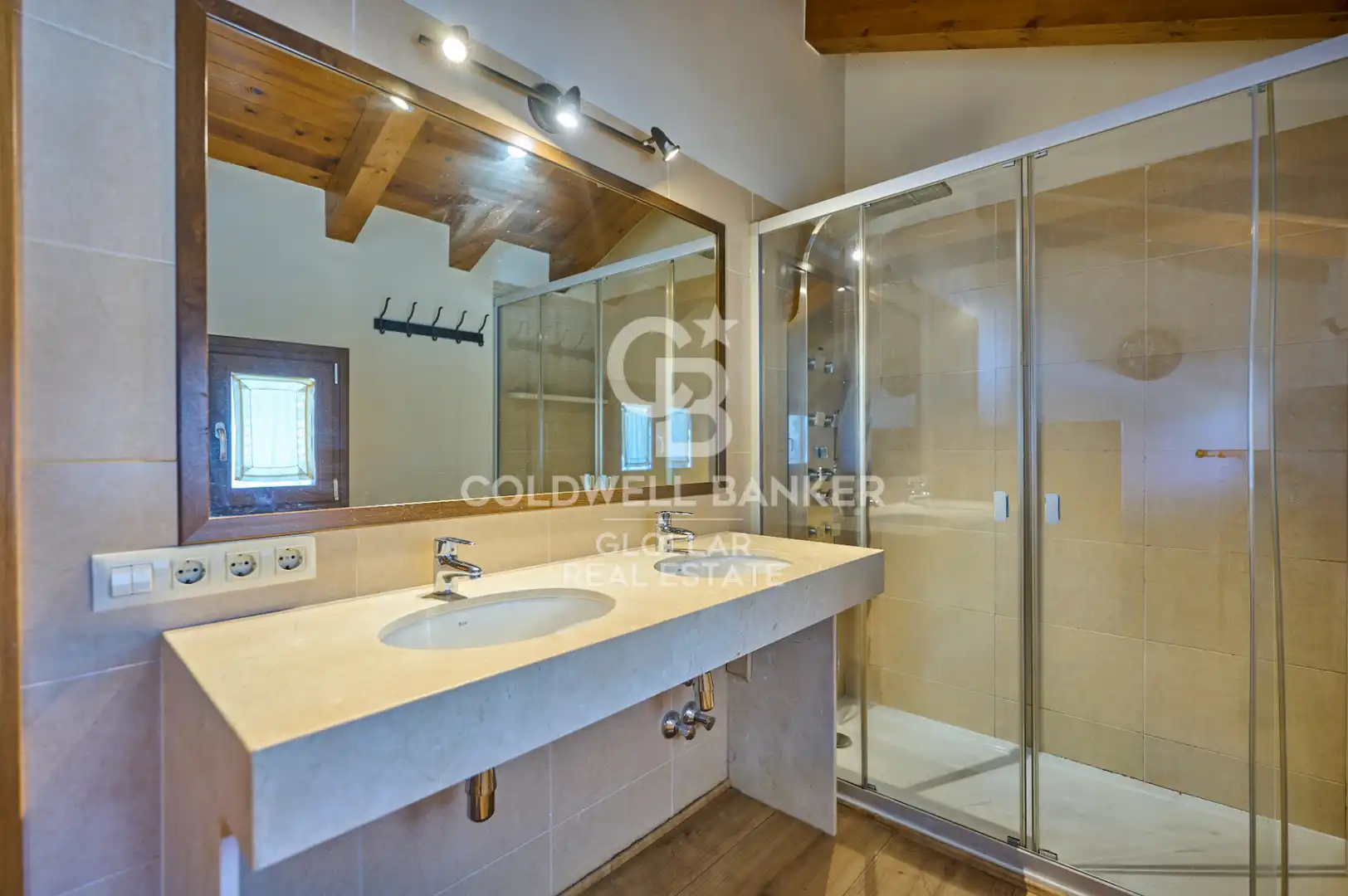 Bathroom of Houses for sale in Das  with Heating, Private garden and Parquet flooring