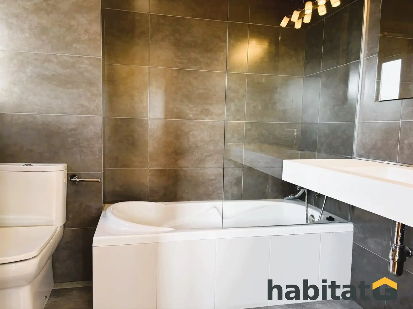 Baño de Casa adosada en venta en El Palau d'Anglesola con Calefacción, Terraza y Trastero