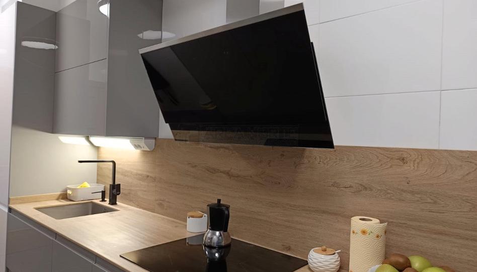 Foto 1 de Pis en venda a Antonio Amat Maiz Kalea, Salburua - Arantzabela, Araba - Álava