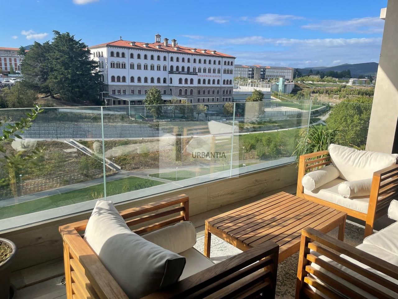 Terraza de Apartamento de alquiler en  Pamplona / Iruña con Calefacción y Amueblado