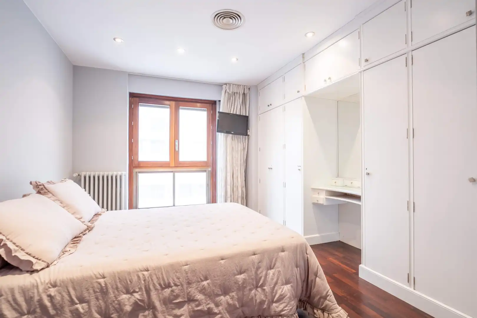 Habitación de Piso de alquiler en Zaragoza con Aire acondicionado, Calefacción y Parquet
