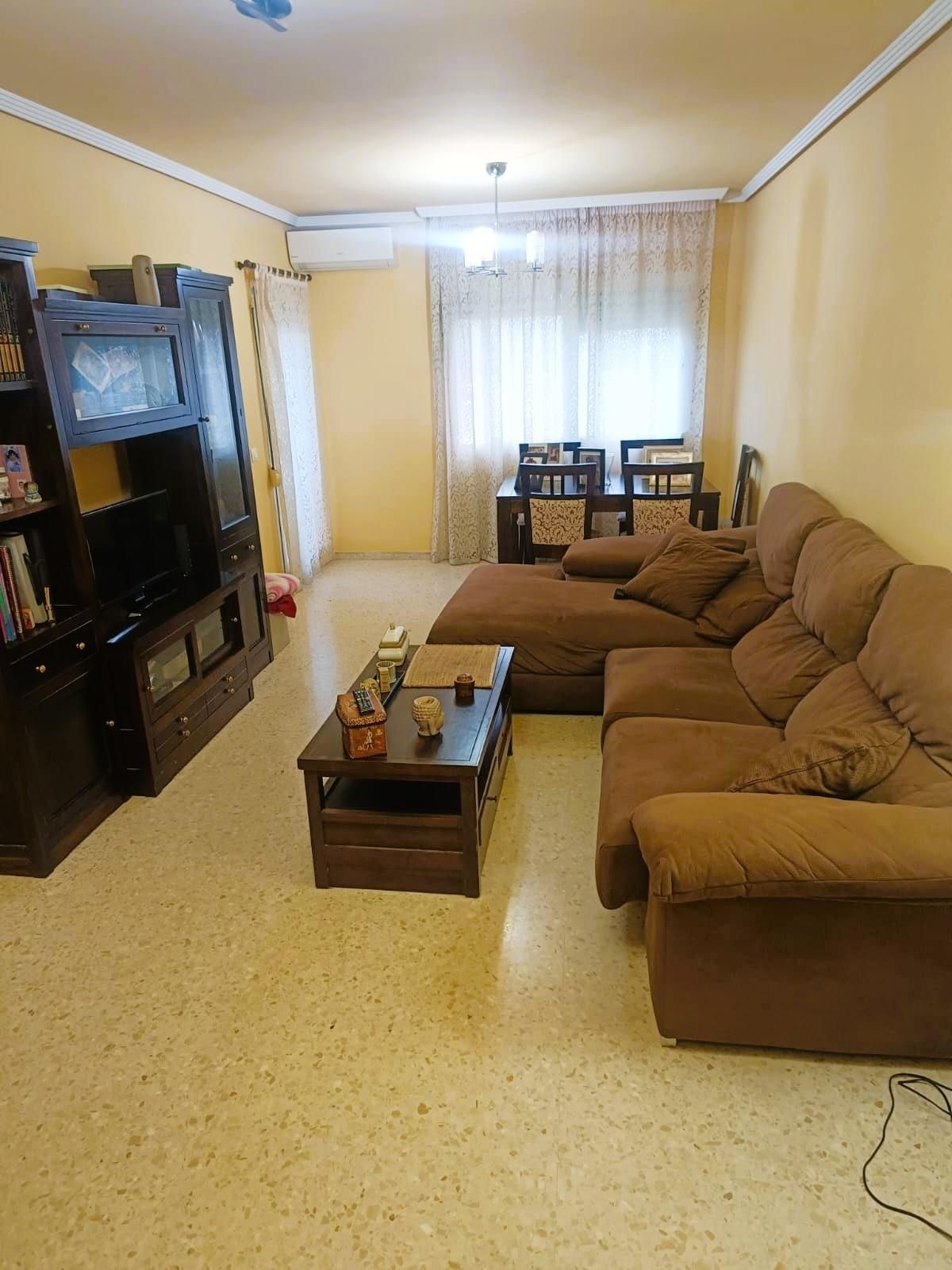 Sala d'estar de Pis en venda en Algeciras amb Balcó