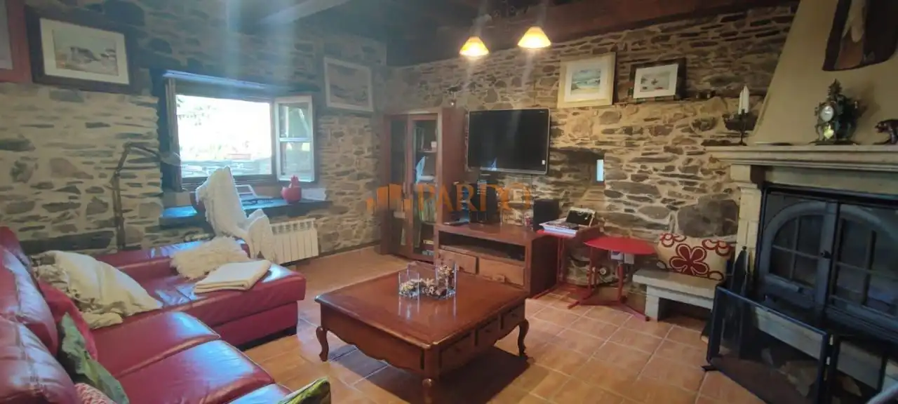Sala d'estar de Finca rústica en venda en Valdoviño amb Calefacció, Jardí privat i Terrassa