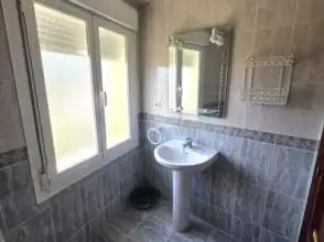 Badezimmer von Haus oder Chalet zur Miete in Colunga mit Möbliert und Waschmaschine