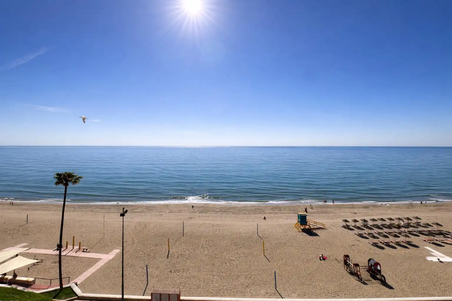 Dormitori de Apartament en venda en Fuengirola amb Aire condicionat, Terrassa i Piscina comunitària