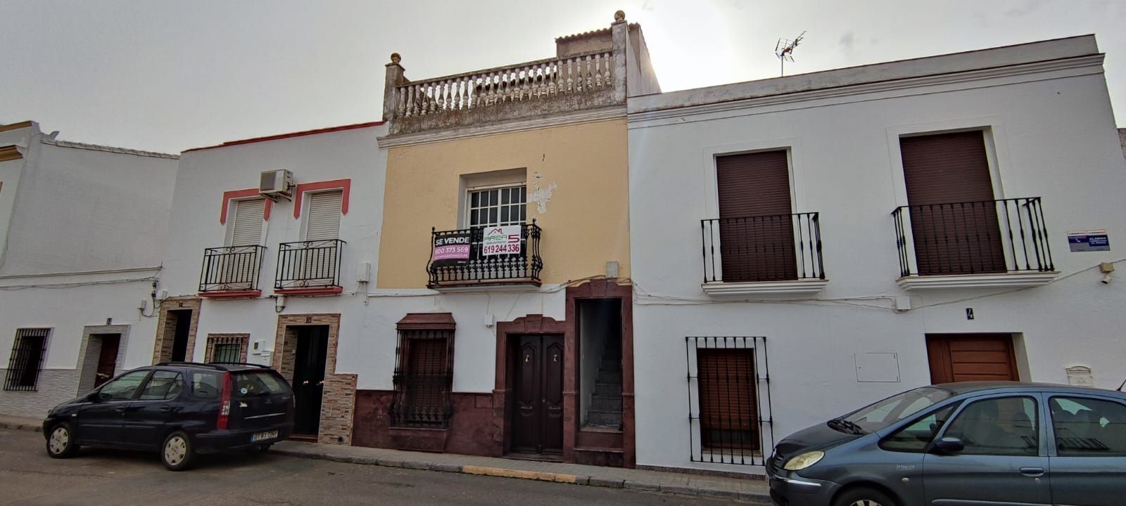 Vista exterior de Casa o xalet en venda en Fuente del Maestre amb Terrassa i Balcó