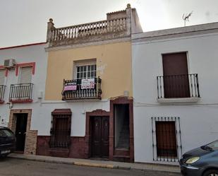 Vista exterior de Casa o xalet en venda en Fuente del Maestre amb Terrassa i Balcó