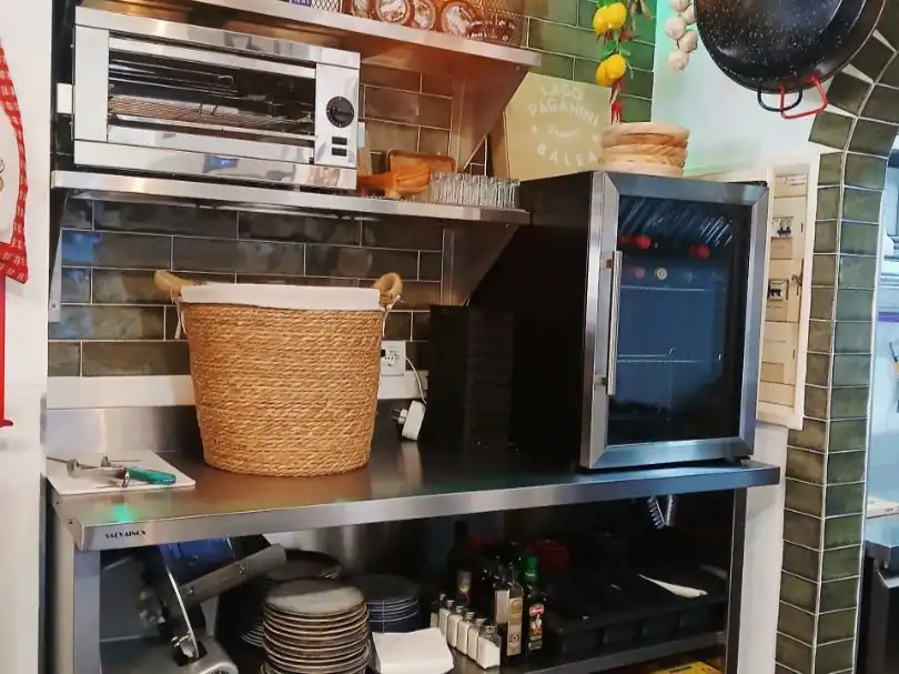 Cuina de Local en venda en Benidorm amb Aire condicionat, Calefacció i Terrassa
