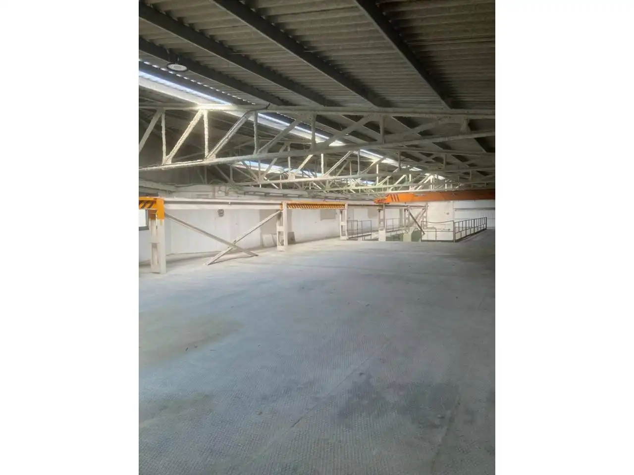 Fabrikhallen zur Miete in Montcada i Reixac
