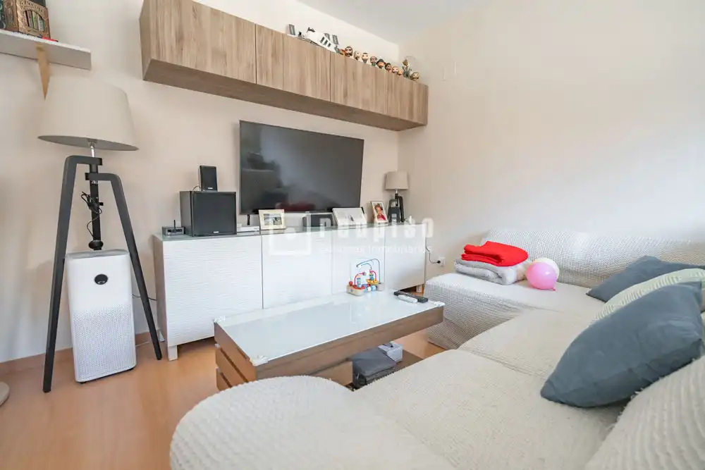 Living room of Flat for rent in Getafe  with Air Conditioner, Heating and Private garden