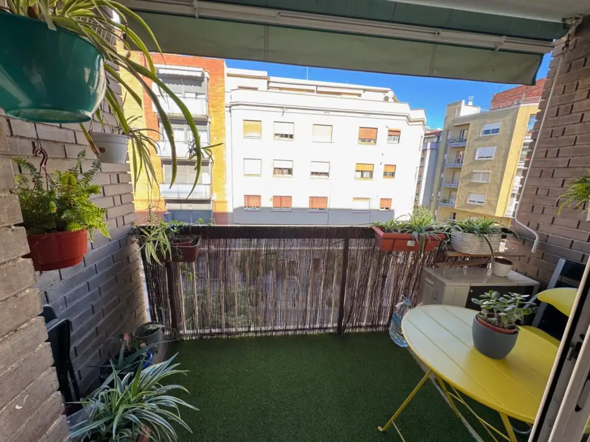 Terraza de Apartamento para compartir en La Florida - Les Planes