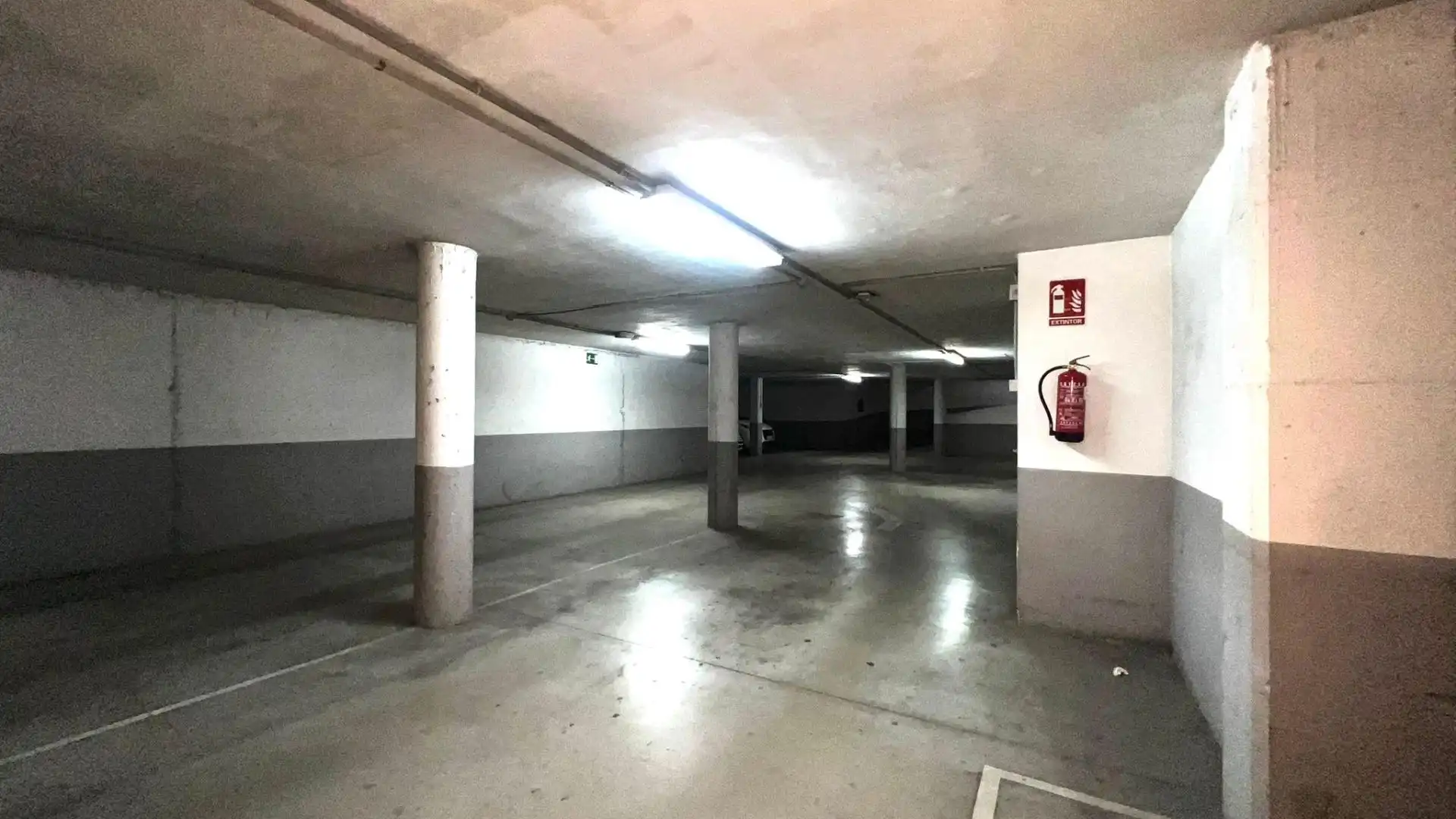 Parkplatz von Garage zum Verkauf in Elche / Elx