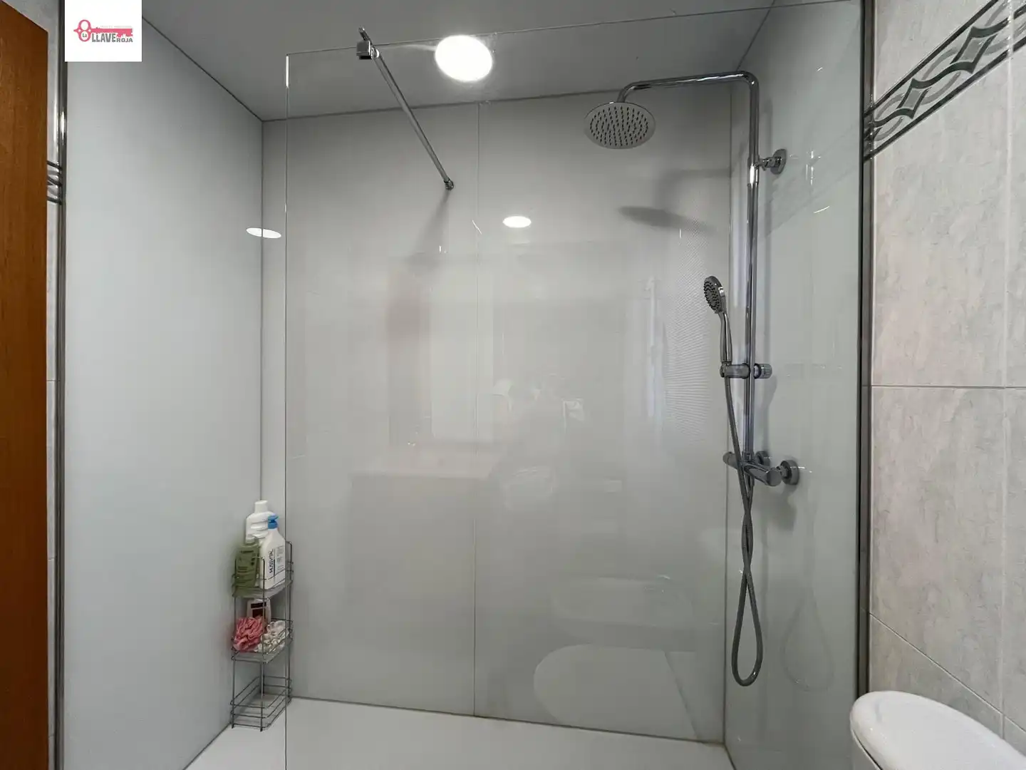 Baño de Casa adosada en venta en Cardeñajimeno con Calefacción, Jardín privado y Parquet
