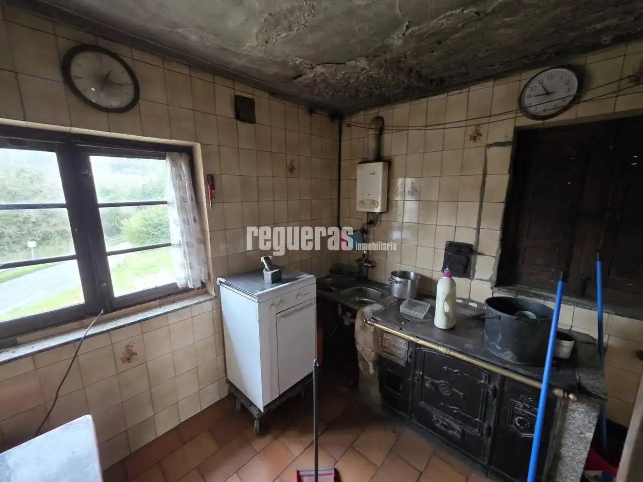 Cuina de Casa o xalet en venda en Castrillón