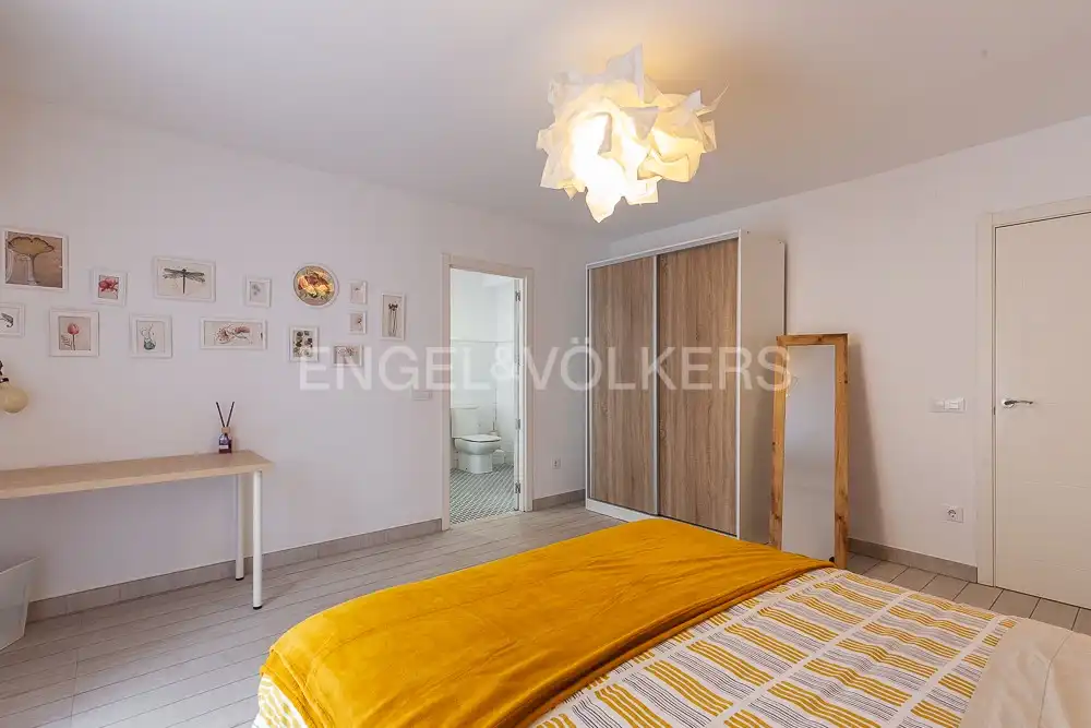 Habitación de Piso de alquiler en Valencia con Aire acondicionado, Calefacción y Amueblado