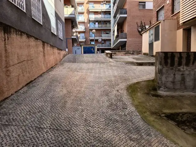 Parkplatz von Garage zum Verkauf in Esparreguera