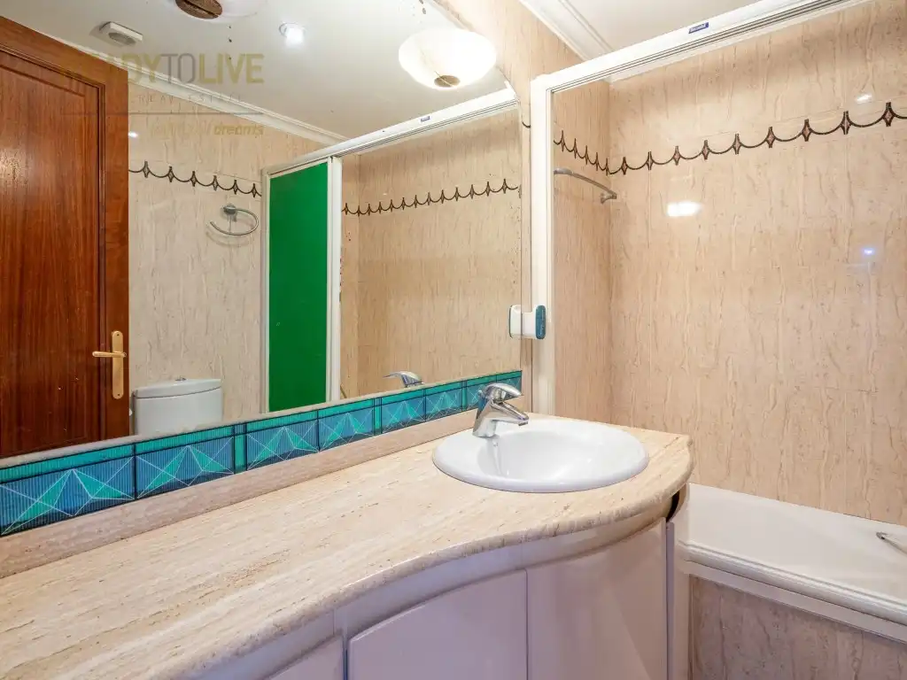 Baño de Dúplex en venta en Alcúdia con Aire acondicionado, Terraza y Amueblado