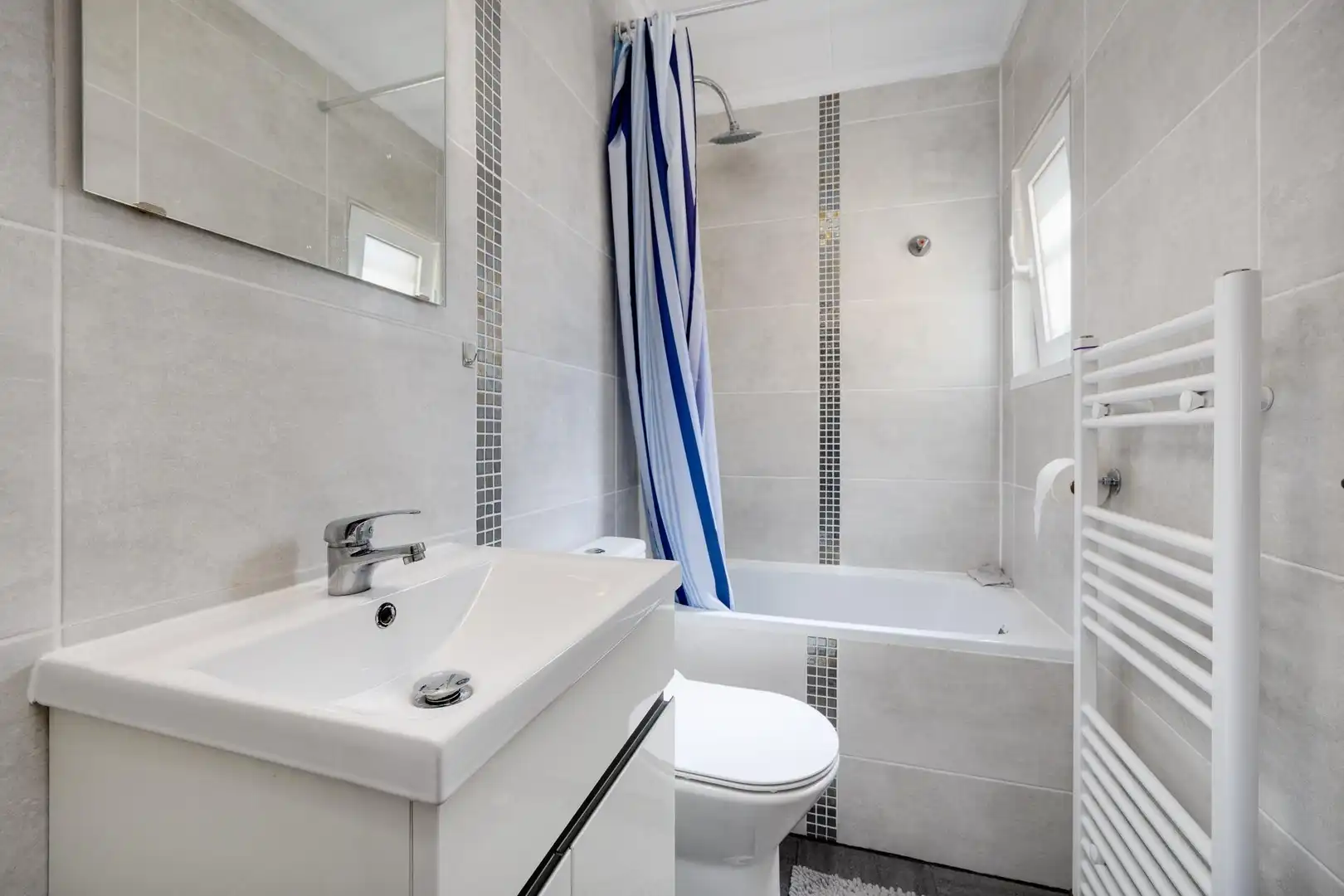 Baño de Casa o chalet en venta en San Fulgencio con Aire acondicionado, Calefacción y Jardín privado