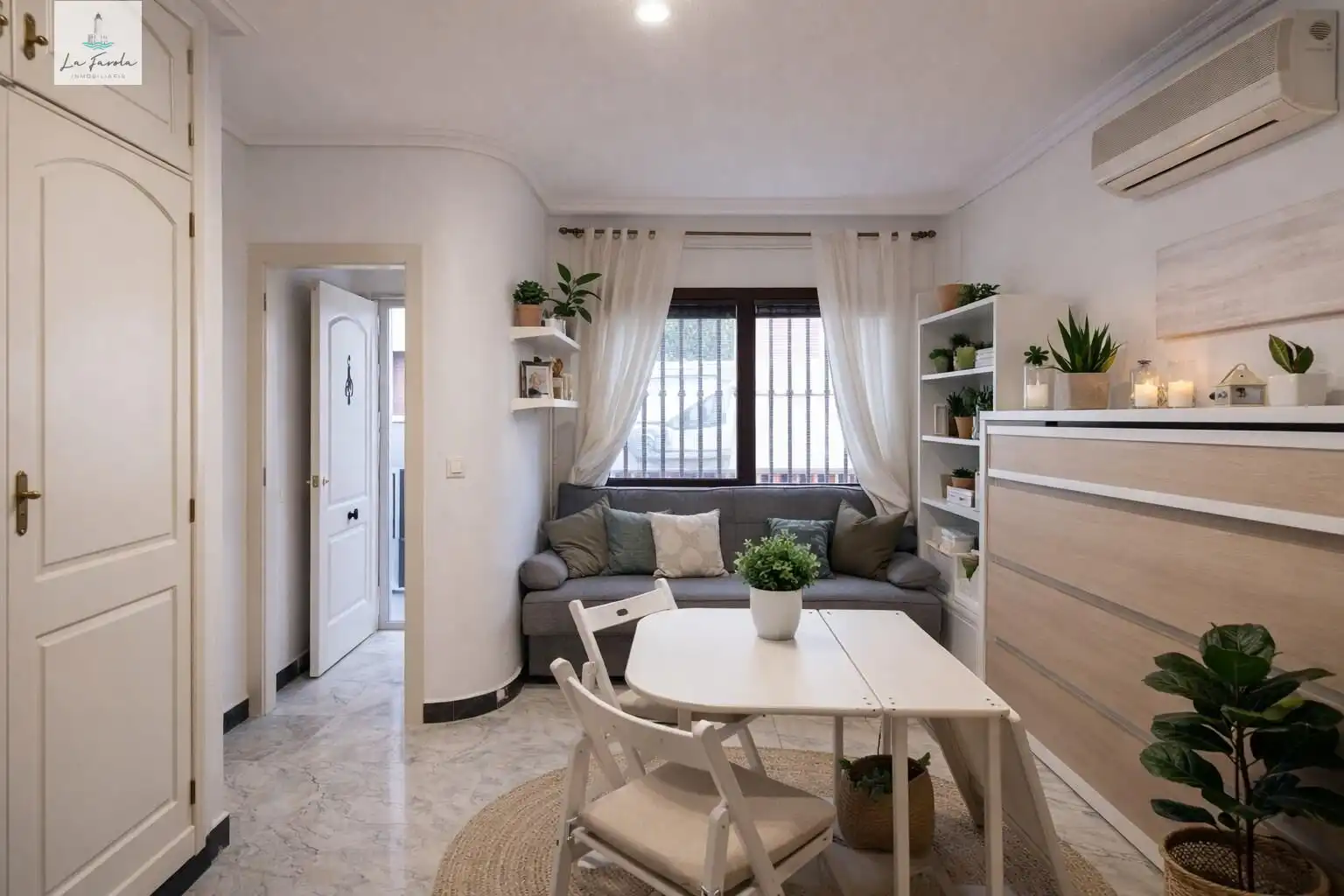 Sala de estar de Estudio en venta en Benalmádena con Aire acondicionado, Calefacción y Jardín privado