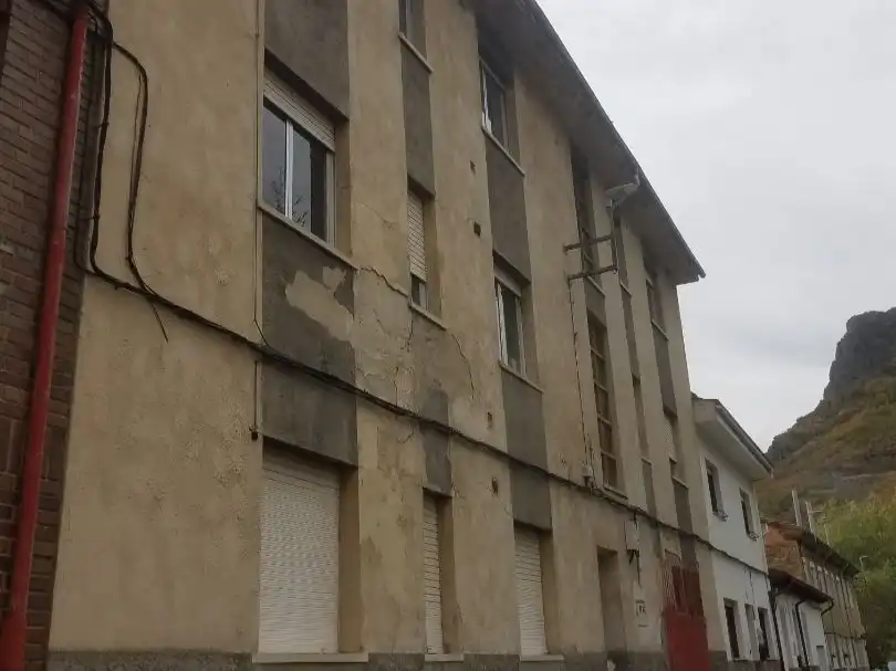Vista exterior de Pis de lloguer en La Pola de Gordón 