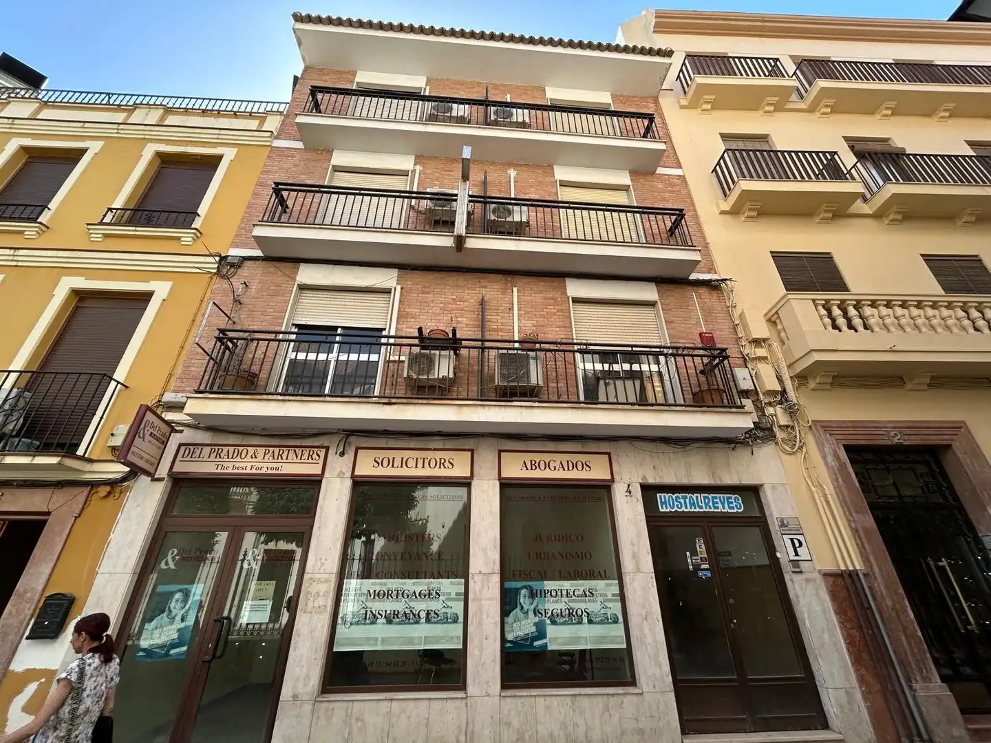 Vista exterior de Edificio en venta en Antequera
