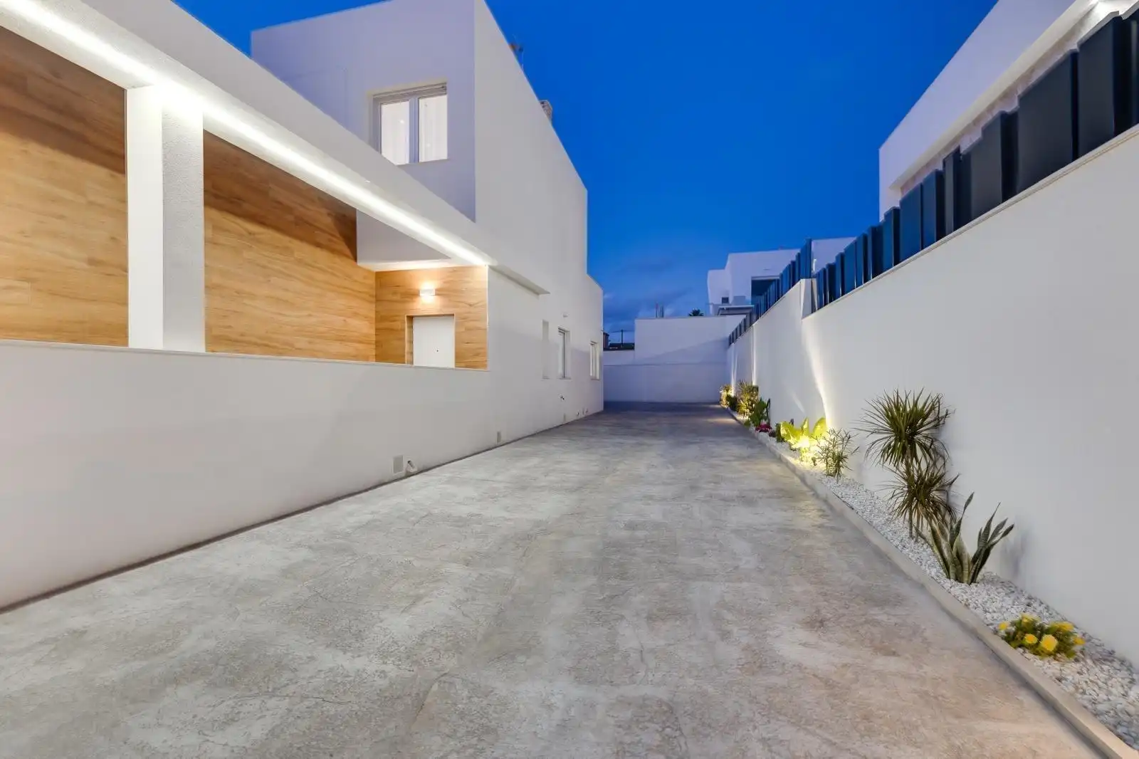 Vista exterior de Casa o chalet en venta en Torrevieja con Aire acondicionado, Terraza y Piscina