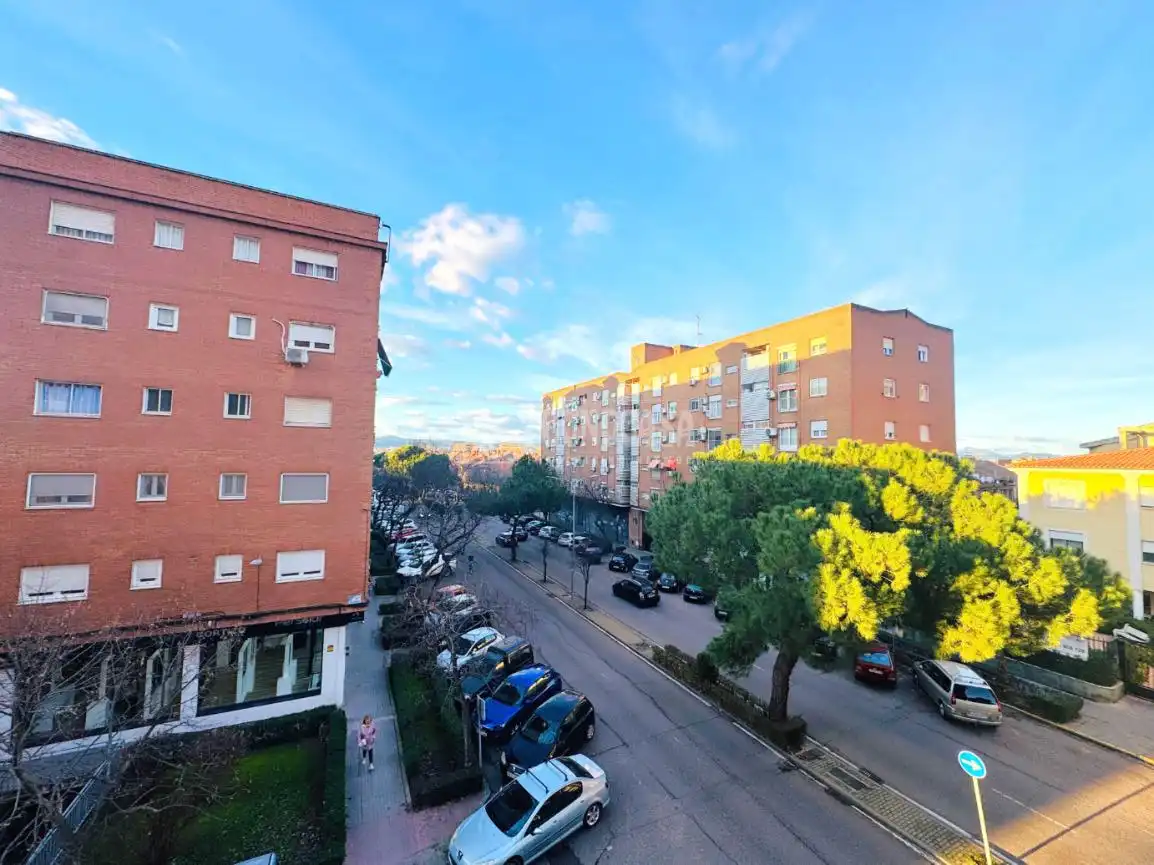 Vista exterior de Pis en venda en Talavera de la Reina amb Aire condicionat, Calefacció i Terrassa