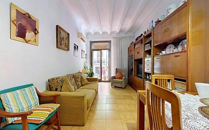 Living room of Flat for sale in  Barcelona Capital  with Balcony