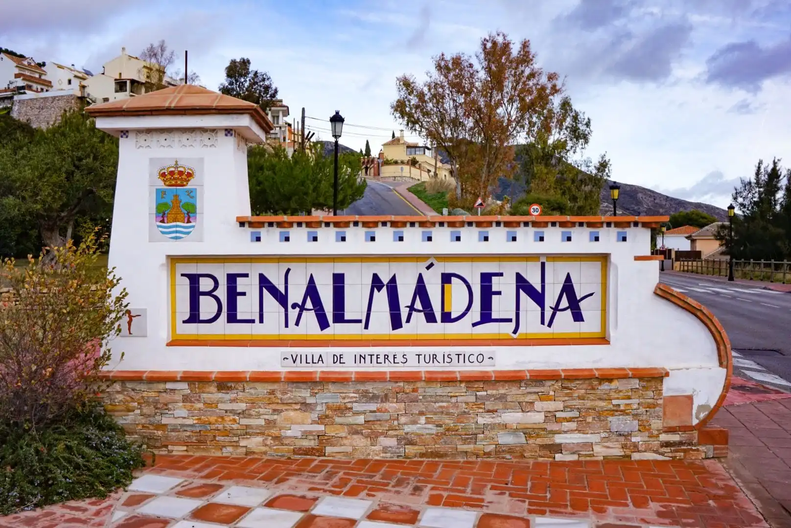 Vista exterior de Apartament en venda en Benalmádena amb Aire condicionat, Jardí privat i Parquet