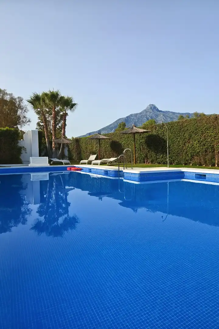 Wohnung mit Pool zum Verkauf in Nueva Andalucía, imagen 2