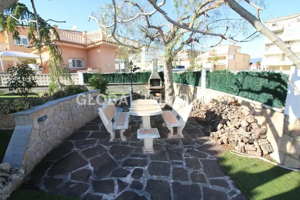 Jardín de Casa o chalet en venta en Roses con Aire acondicionado, Calefacción y Jardín privado