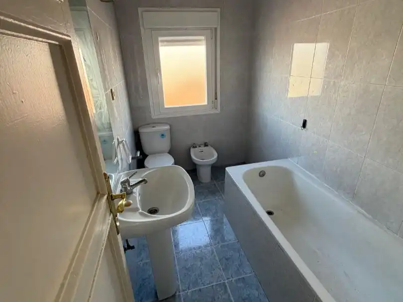 Baño de Ático en venta en  Madrid Capital con Aire acondicionado, Terraza y Balcón