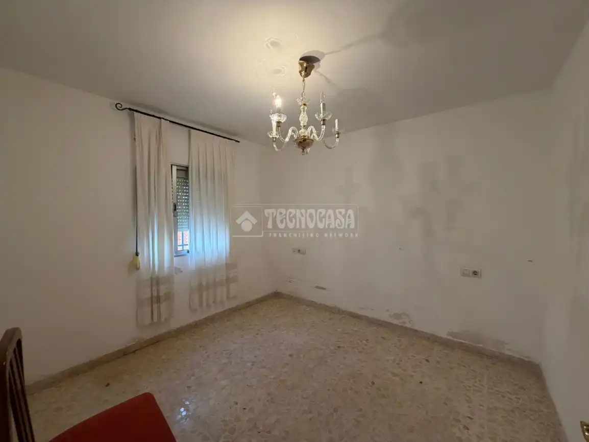 Bedroom of Houses for sale in Sevilla  with Terrace and Balcony