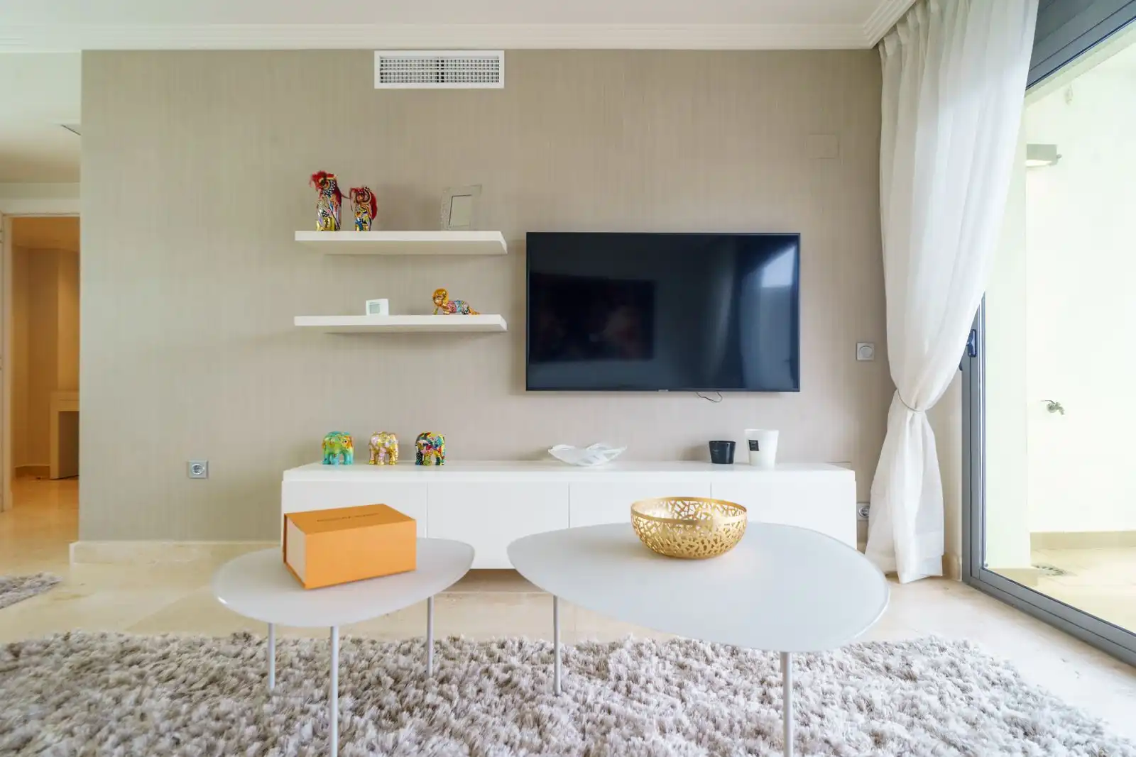 Wohnzimmer von Wohnung zum Verkauf in Benahavís mit Terrasse, Abstellraum und Möbliert