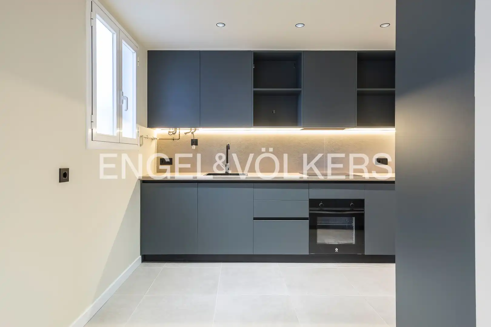 Kitchen of Flat for sale in Barcelona  with Air Conditioner, Heating and Parquet flooring