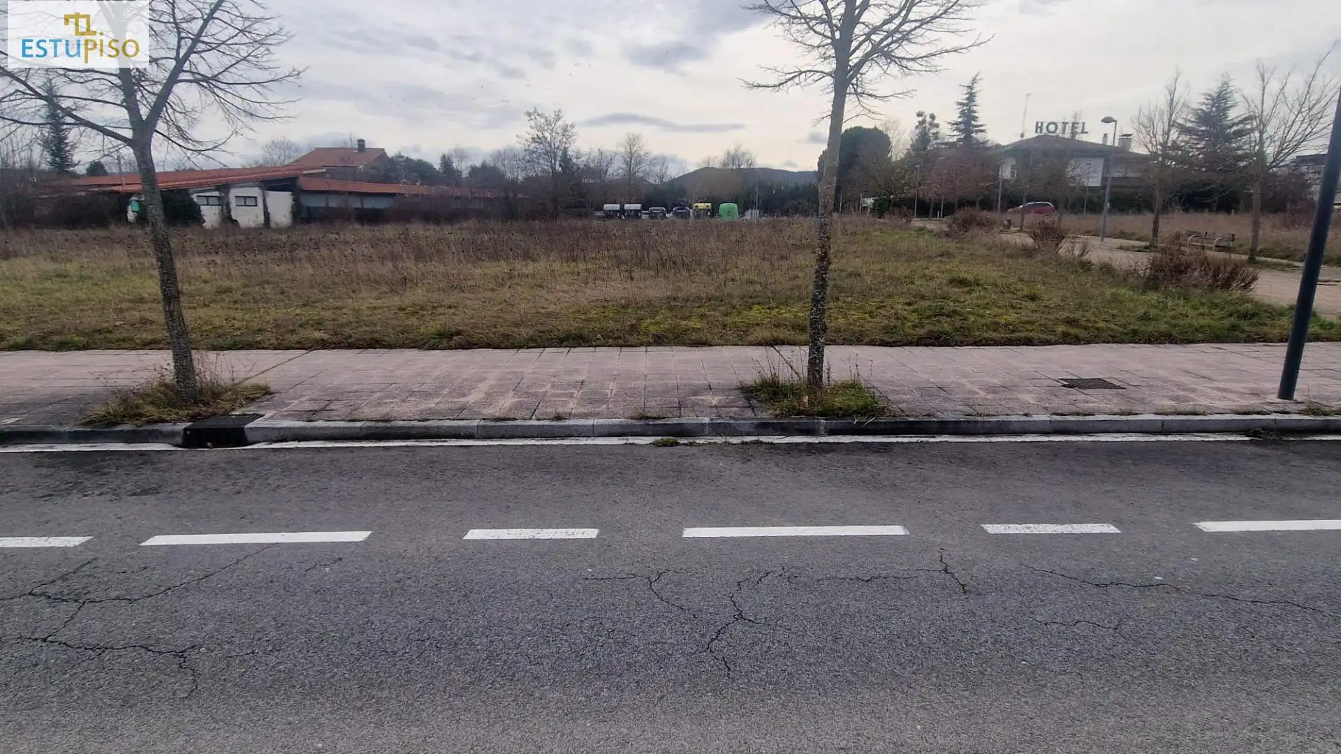 Residential zum Verkauf in Calle Calle Hospitaleros, Mendizorrotza - Armentia
