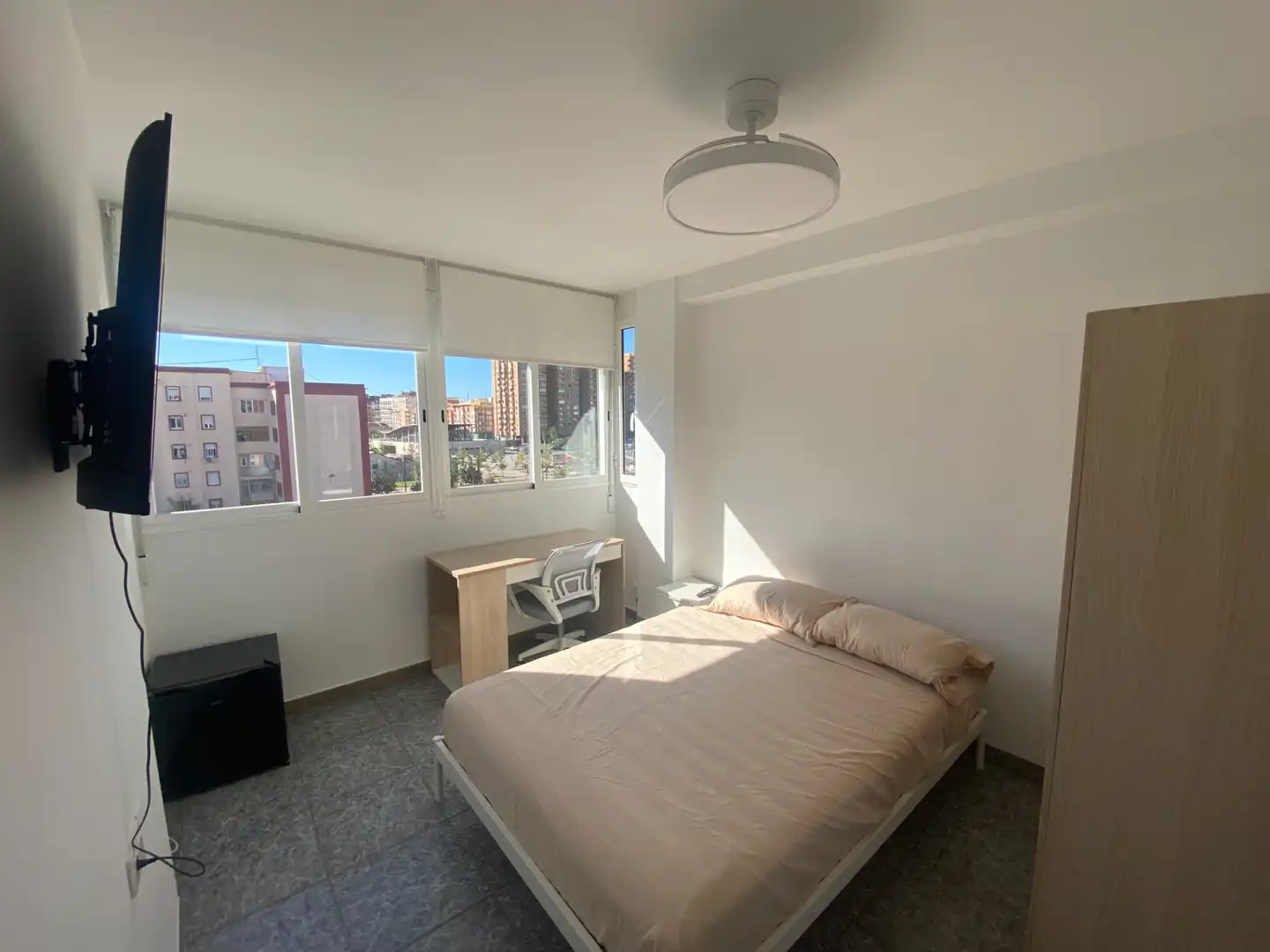 Schlafzimmer von Wohnungen zur untervermieten in Valencia mit Klimaanlage, Möbliert und Ofen