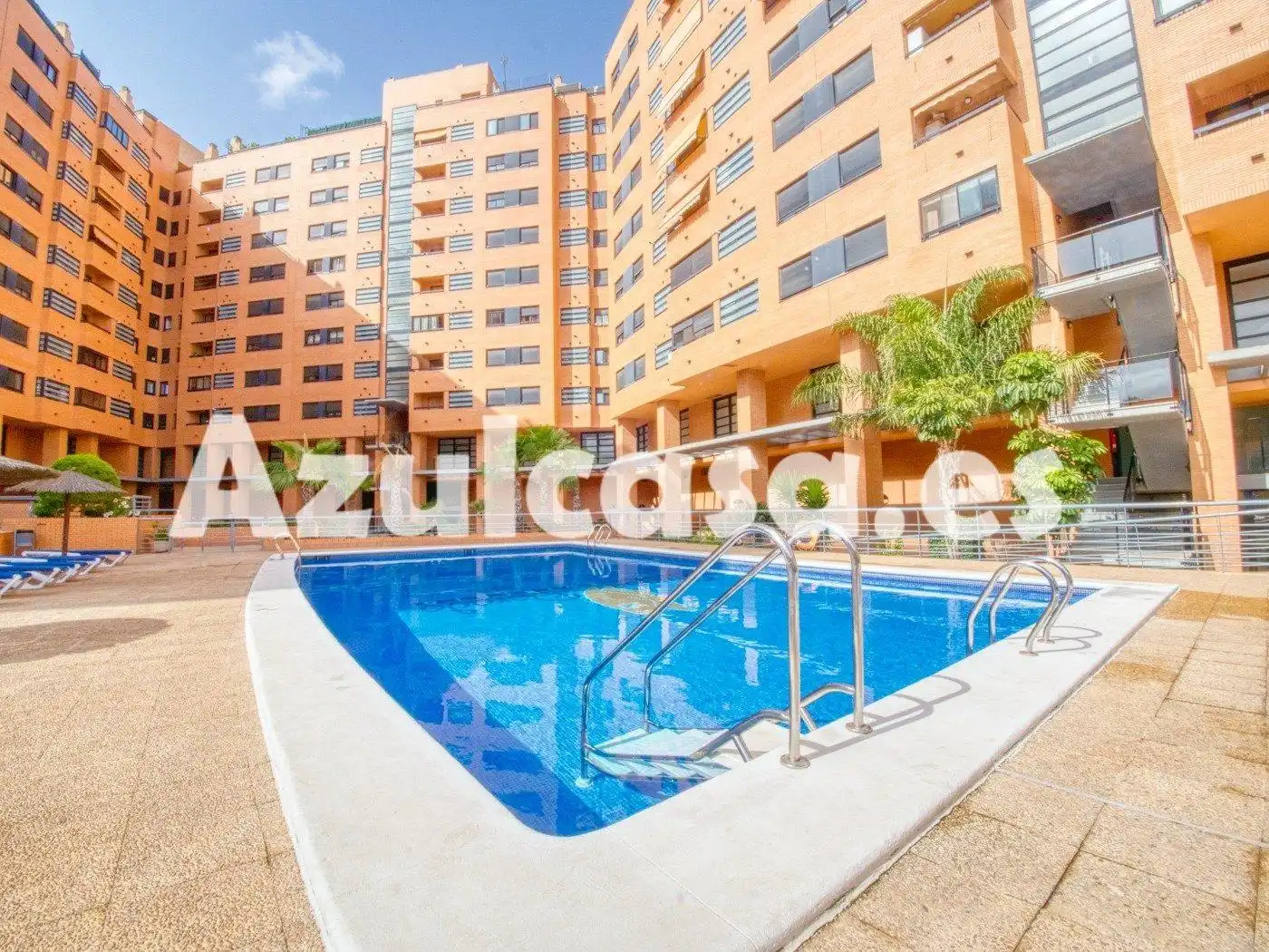 Piscina de Pis en venda en Alicante / Alacant amb Calefacció, Terrassa i Traster