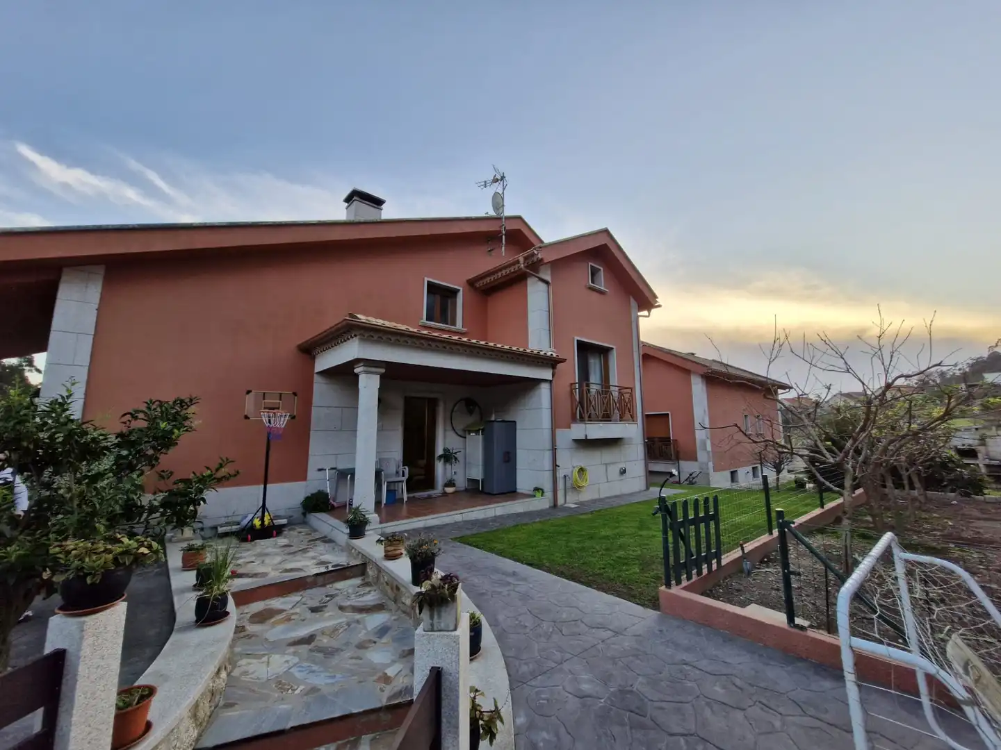 Vista exterior de Casa o chalet en venta en Sanxenxo con Calefacción, Jardín privado y Terraza
