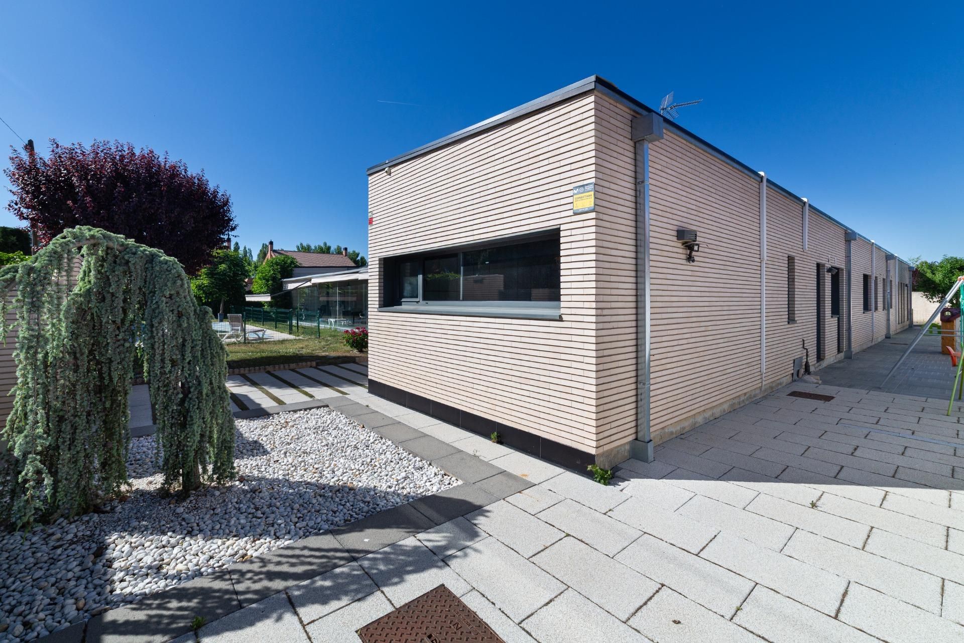 Exterior view of House or chalet for sale in Simancas  with Air Conditioner, Heating and Private garden