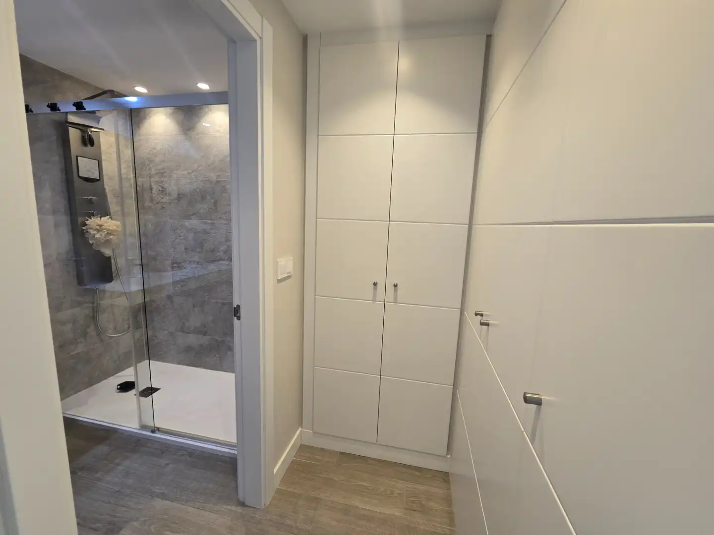 Bathroom of Flat for sale in Mijas  with Air Conditioner, Heating and Terrace