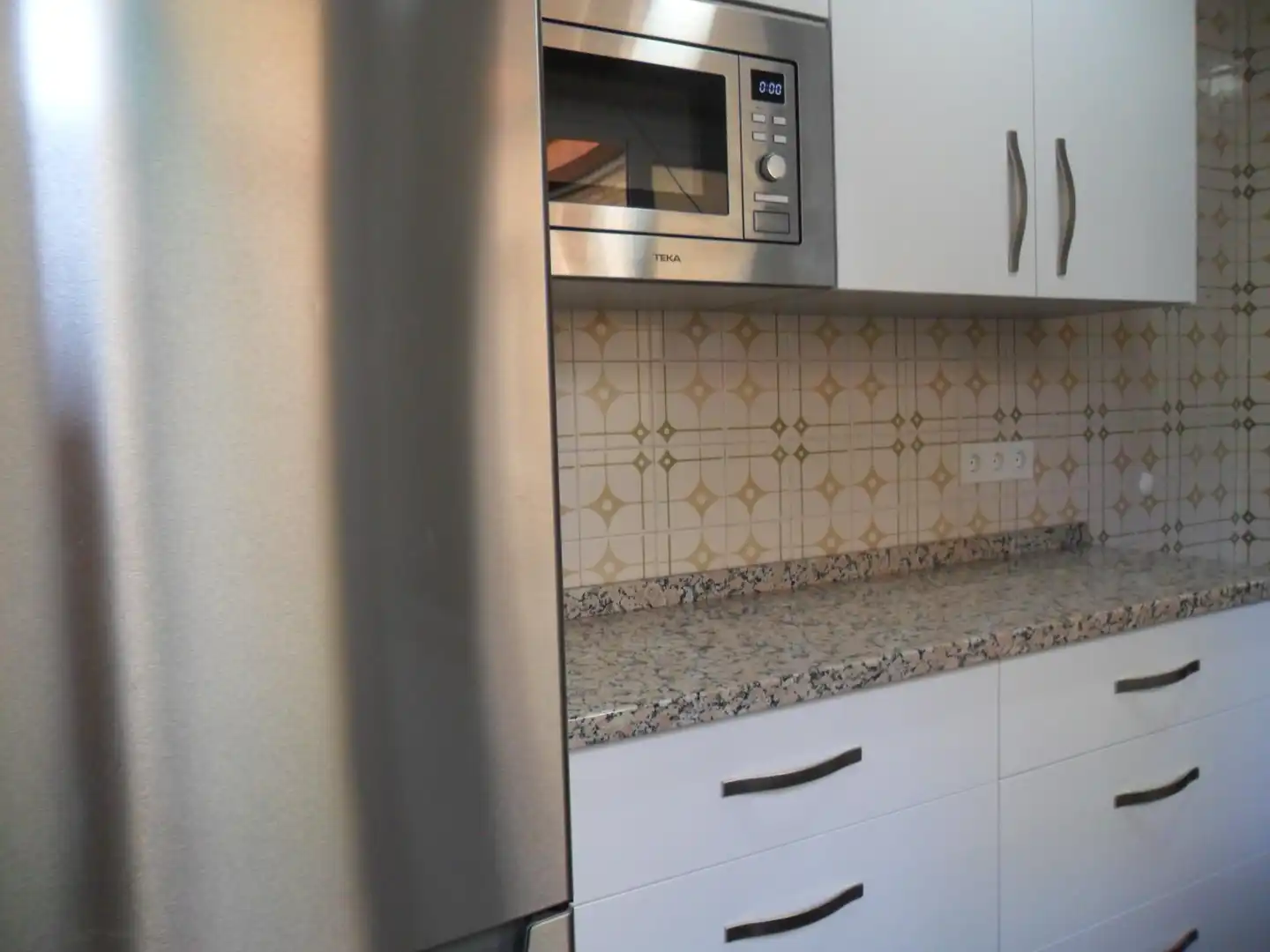 Küche von Dachboden zur Miete in Maracena mit Terrasse, Abstellraum und Möbliert