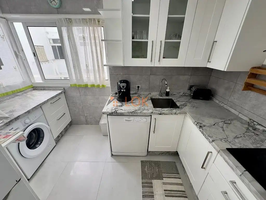 Piso con ascensor en venta en Calle Maestro Guerrero, imagen 7