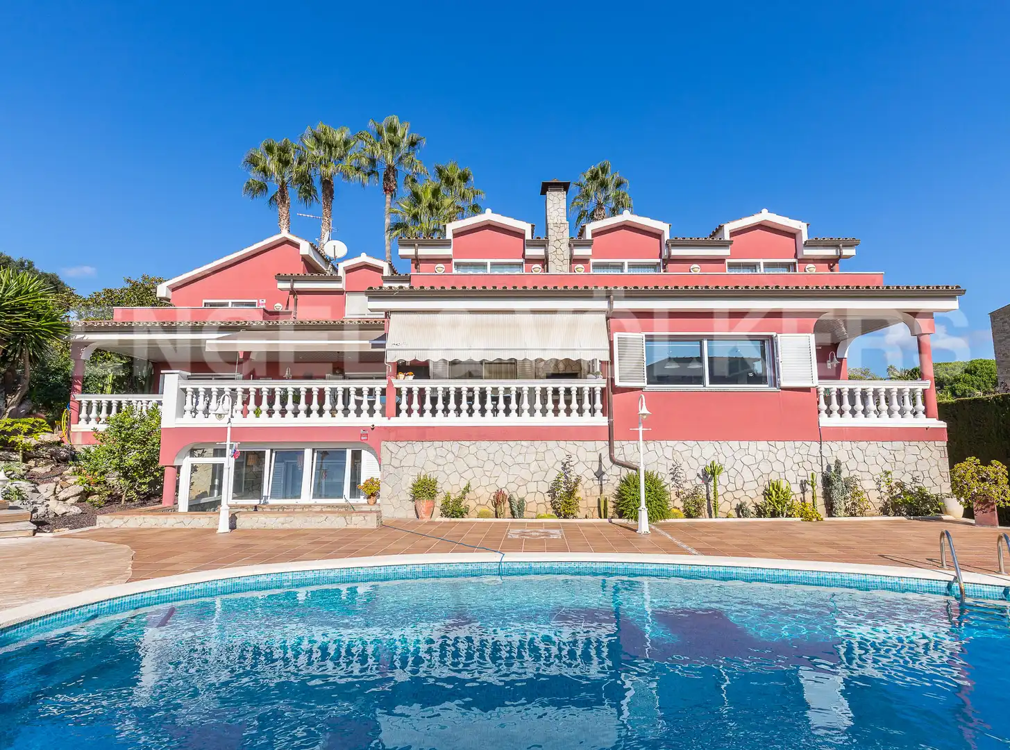 Vista exterior de Casa o chalet en venta en Alella con Aire acondicionado, Calefacción y Jardín privado