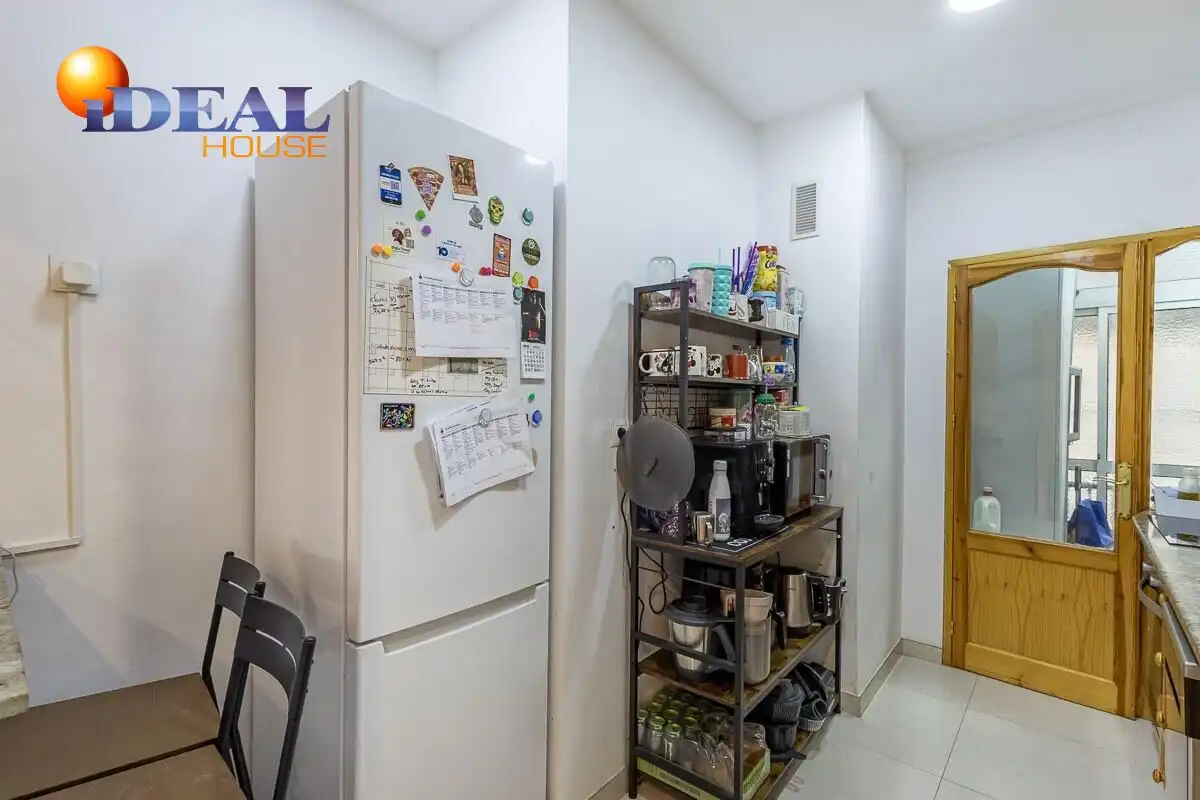 Kitchen of Flat for sale in Granada  with Air Conditioner and Terrace