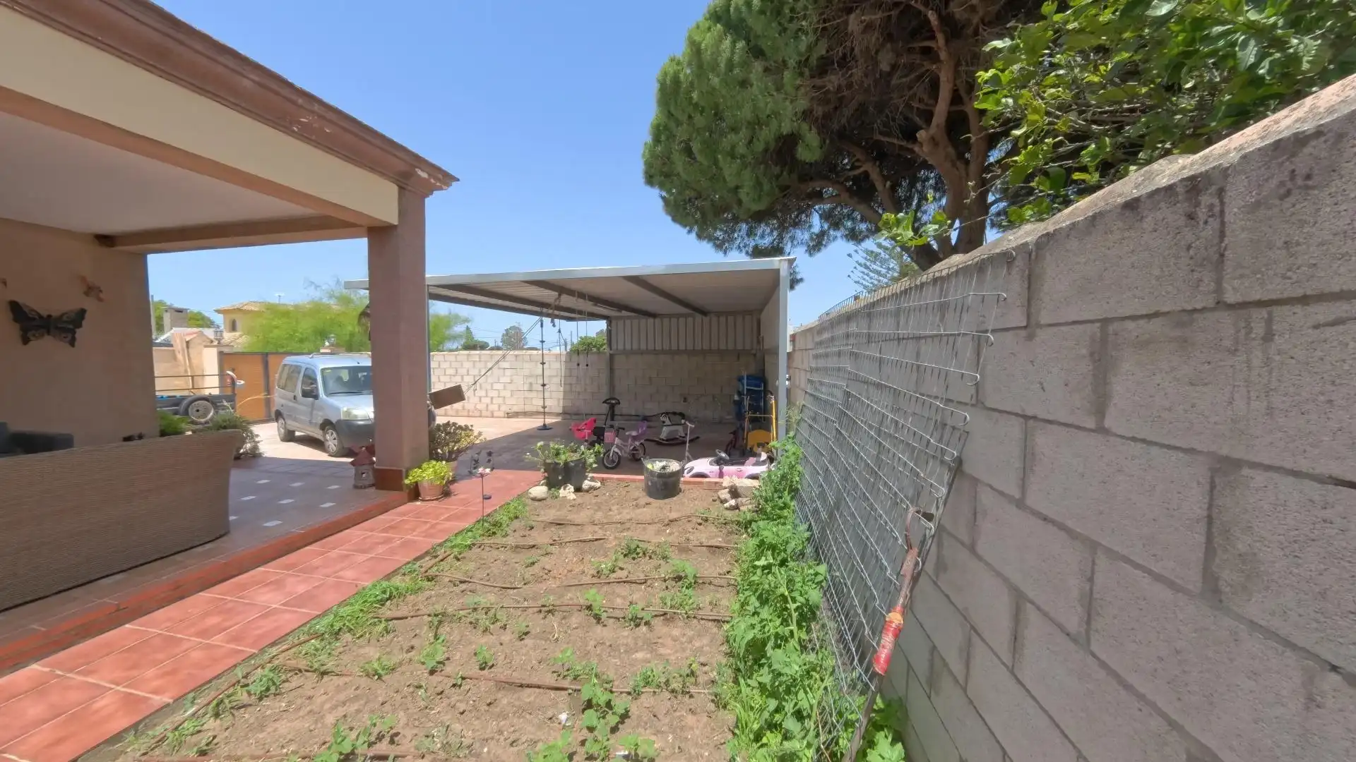 Houses for sale in Chiclana de la Frontera  with Air Conditioner, Private garden and Storage room