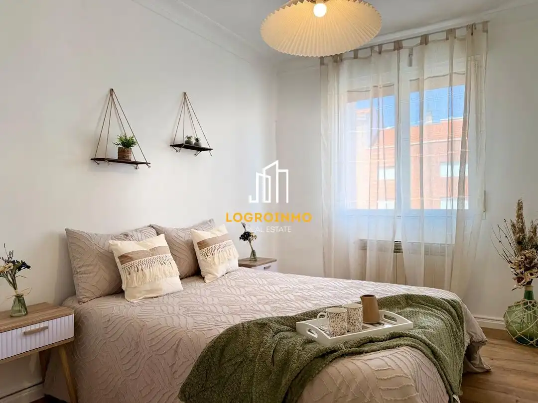 Habitación de Piso en venta en  Logroño con Calefacción, Trastero y Amueblado